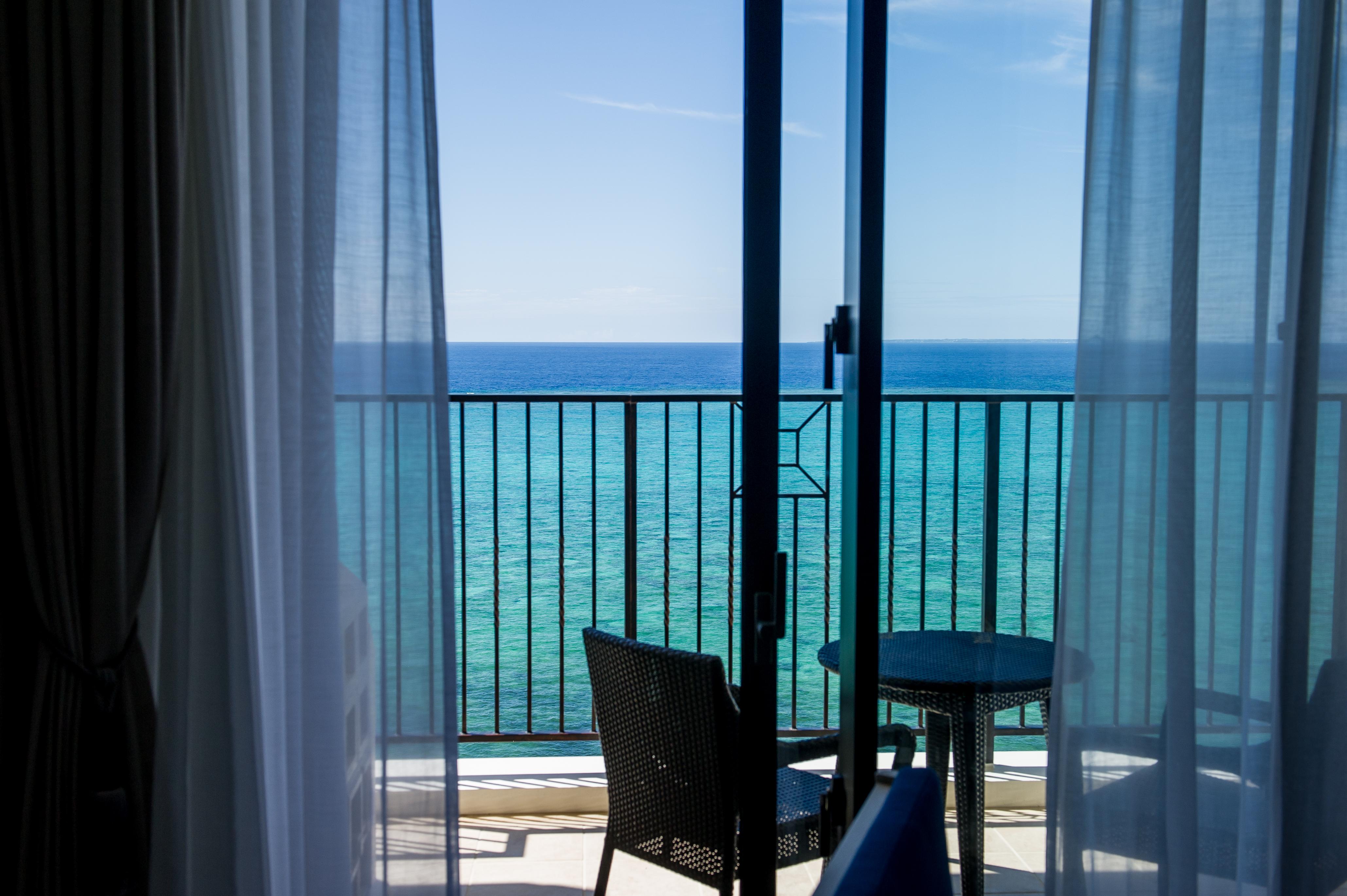 Hotel Monterey Okinawa Spa & Resort Onna Exterior foto View from a room at the Hilton