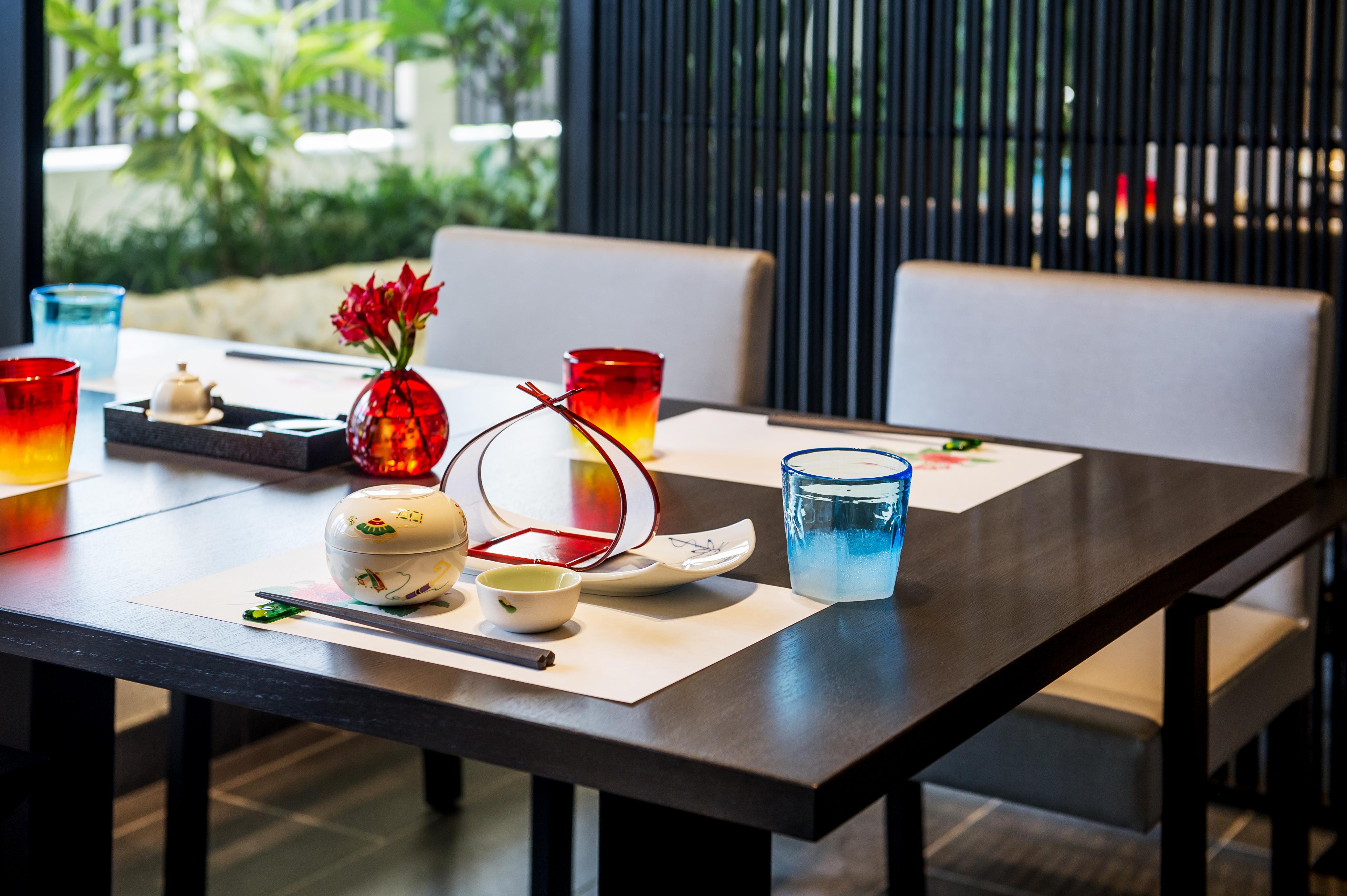 Hotel Monterey Okinawa Spa & Resort Onna Exterior foto A table at a restaurant