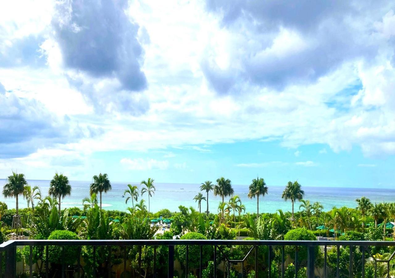 Hotel Monterey Okinawa Spa & Resort Onna Exterior foto View of the Atlantic Ocean from the Boca Raton Resort