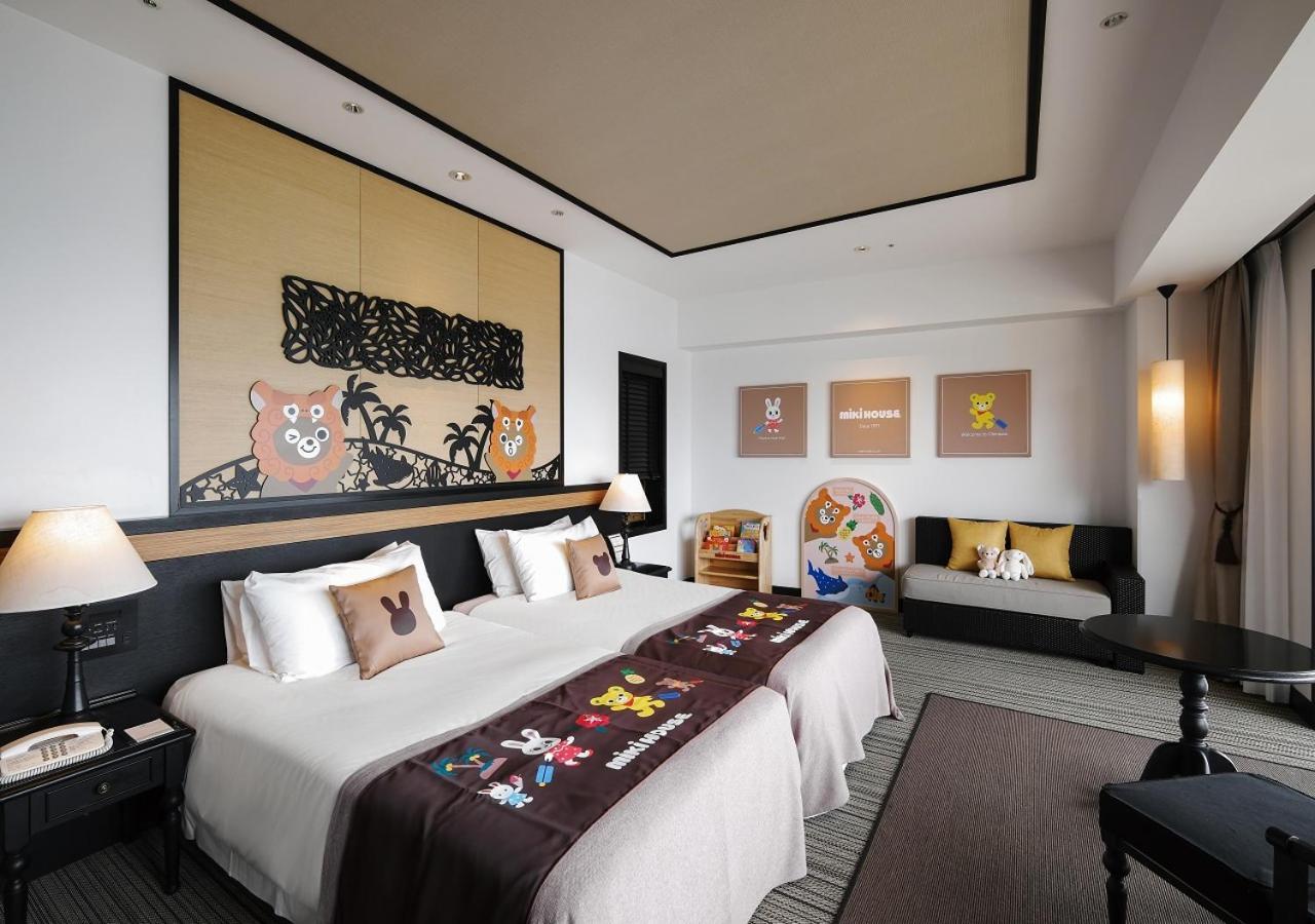 Hotel Monterey Okinawa Spa & Resort Onna Exterior foto Family room