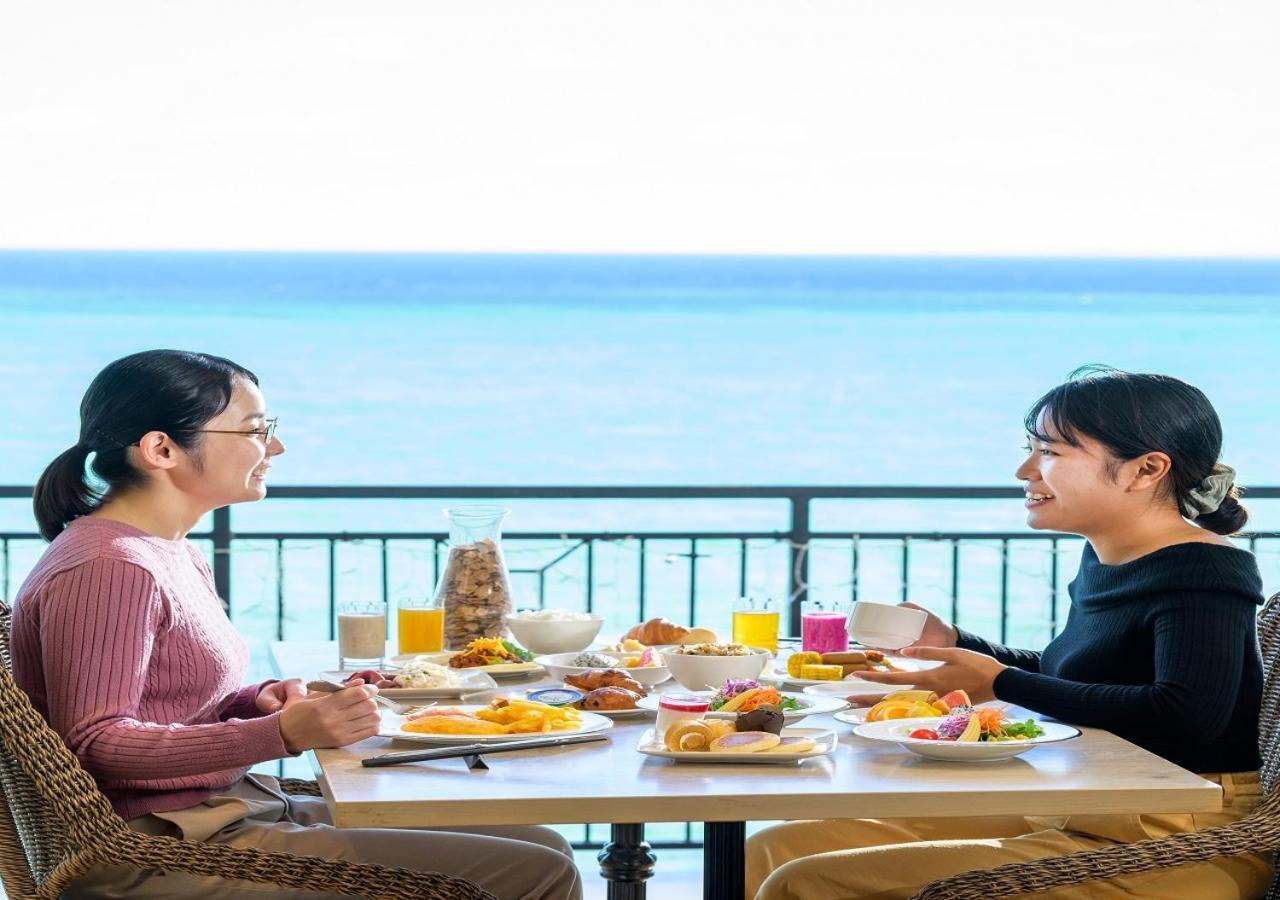 Hotel Monterey Okinawa Spa & Resort Onna Exterior foto A breakfast at the hotel