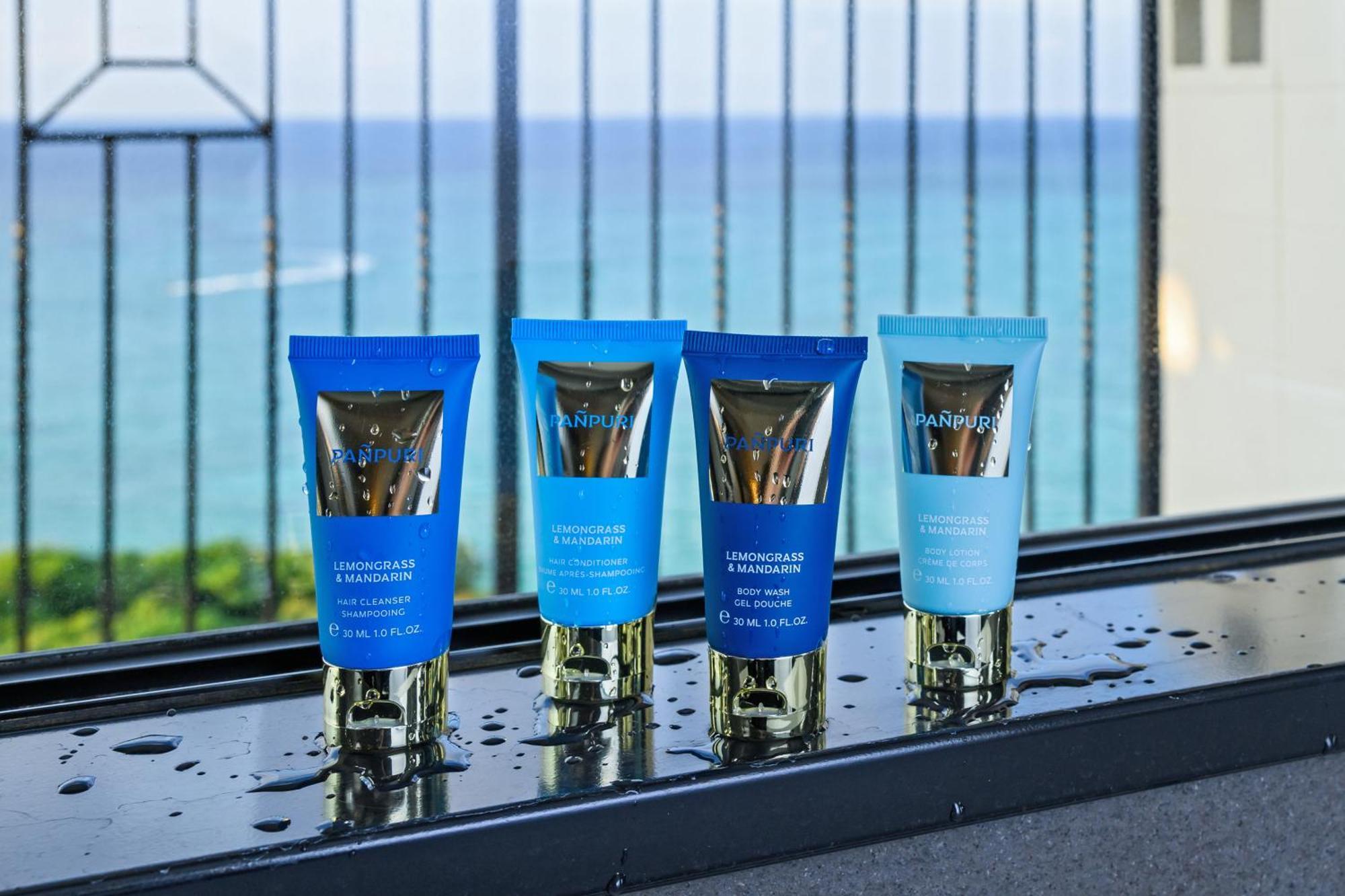 Hotel Monterey Okinawa Spa & Resort Onna Exterior foto The Sea Collection